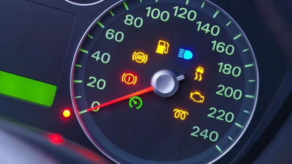 Auto szarpie przy przyspieszaniu – 8 najczęstszych przyczyn