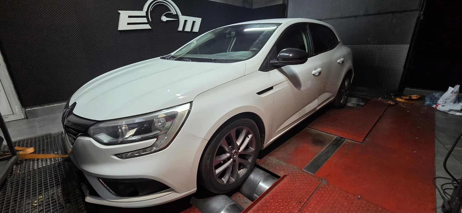 Renault Megane IV 1.5 Blue dCi 95KM 70kW z 2016 — realizacja EMsetup