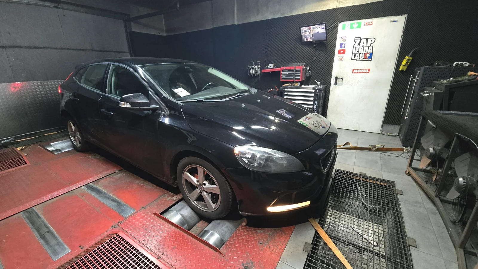 Volvo V40 II 2.0 D3 150KM 110kW z 2015 — realizacja EMsetup