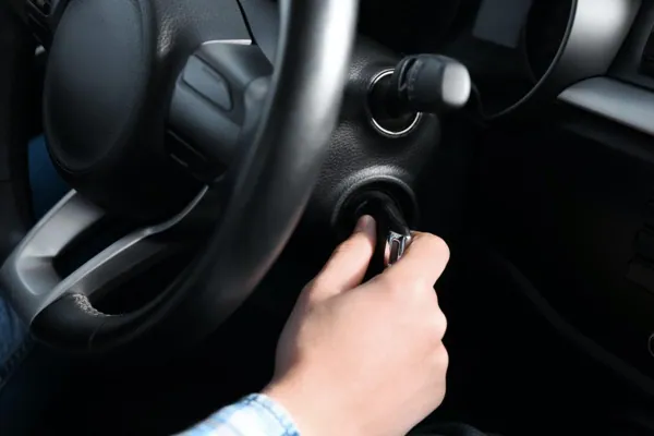 Auto kręci, ale nie odpala – najczęstsze przyczyny i co zrobić?