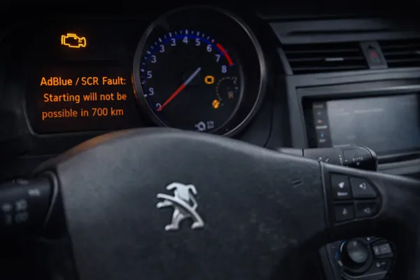 AdBlue Peugeot Citroen – dlaczego system psuje się częściej niż w innych autach?