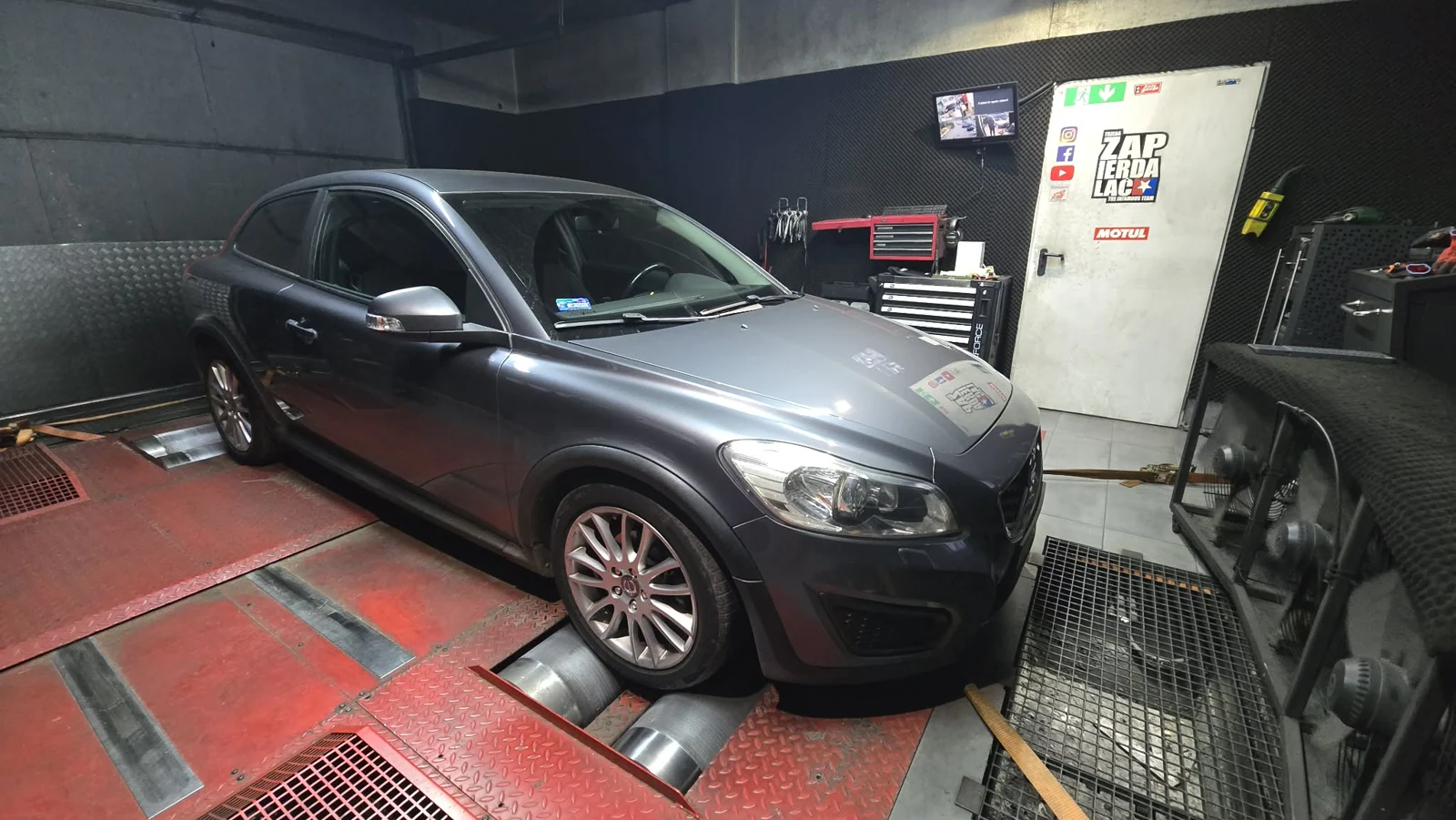 Volvo C30 1.6 D 109KM 80kW z 2010 — realizacja EMsetup
