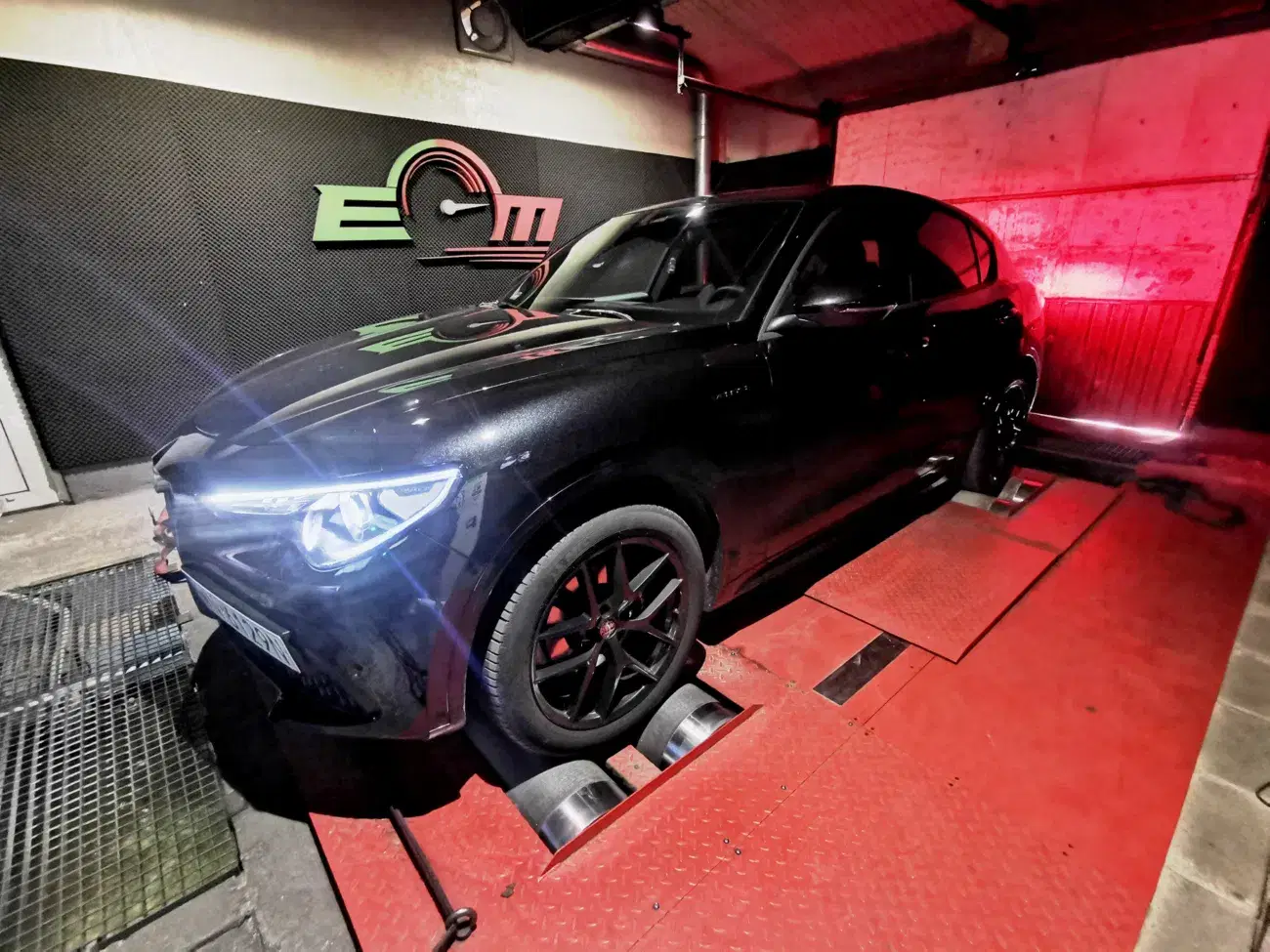 Alfa Romeo Stelvio 2.0 T 280 KM 206 kW 2020 — zdjęcie samochodu 1, EMsetup