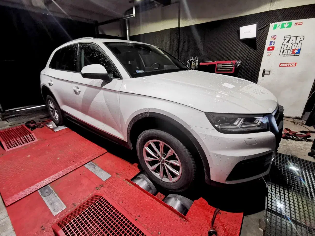 Audi Q5 II 35 TDI 2.0 163 KM 120 kW 2020 — archiwalna realizacja EMsetup