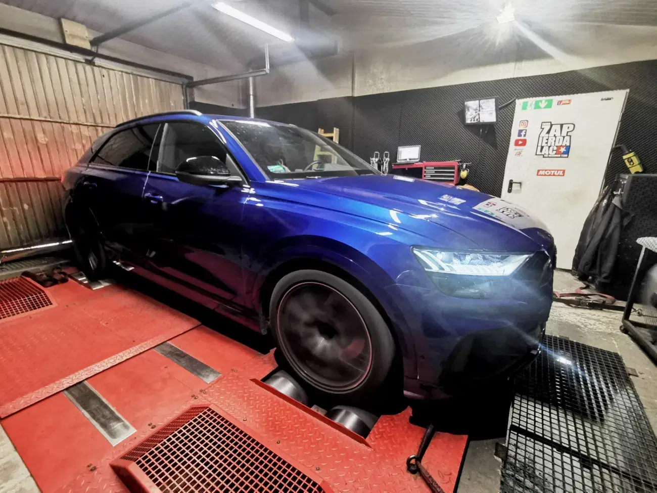 Audi SQ8 4.0 TDI V8 435 KM 320 kW 2020 — archiwalna realizacja EMsetup