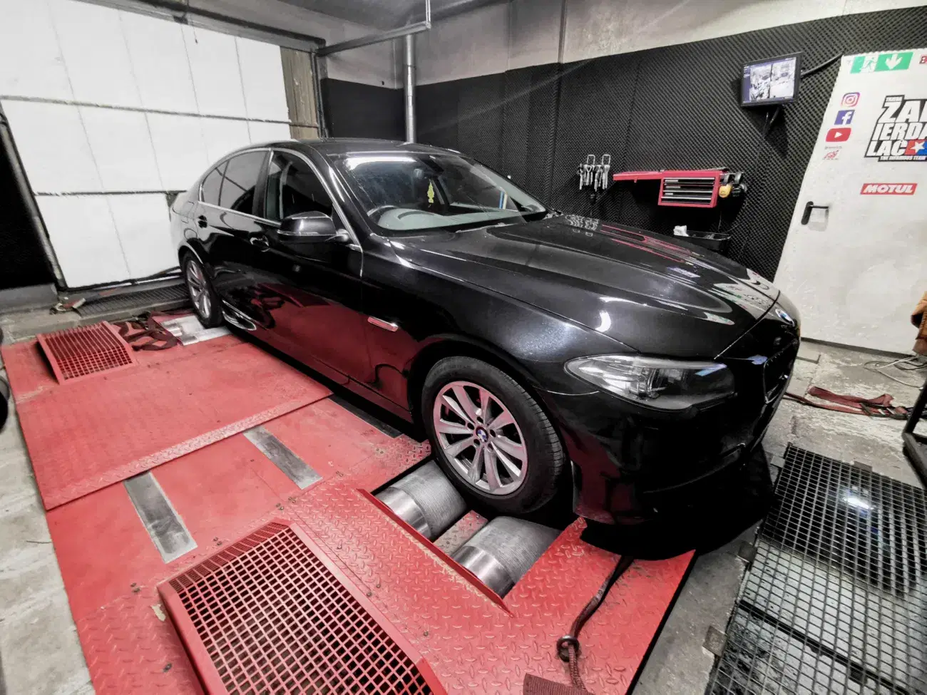 BMW 5 F10 520d 2.0 184 KM 135 kW 2013 — archiwalna realizacja EMsetup