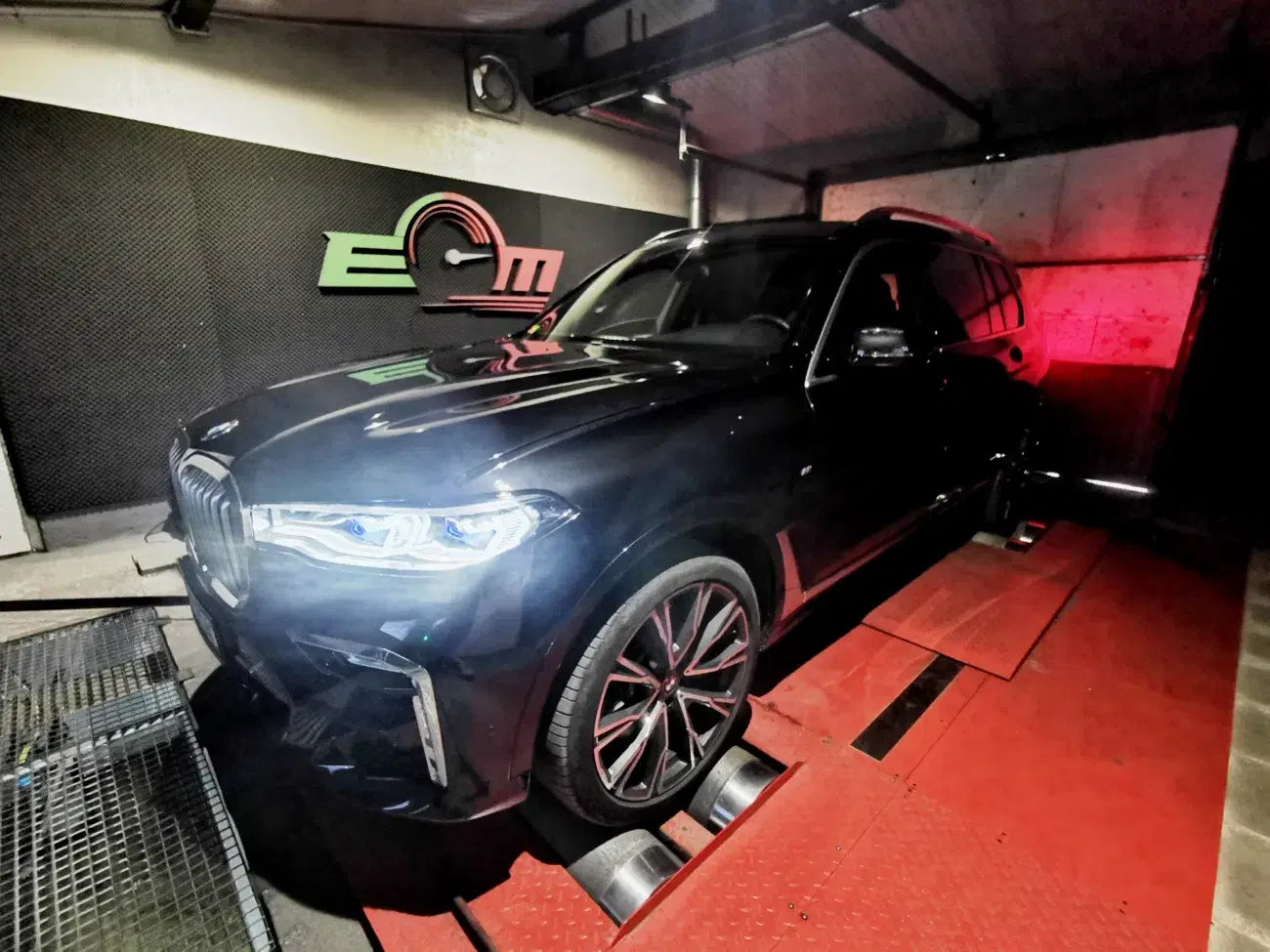 BMW X7 G07 3.0 40d 340 KM 250 kW 2020 — archiwalna realizacja EMsetup
