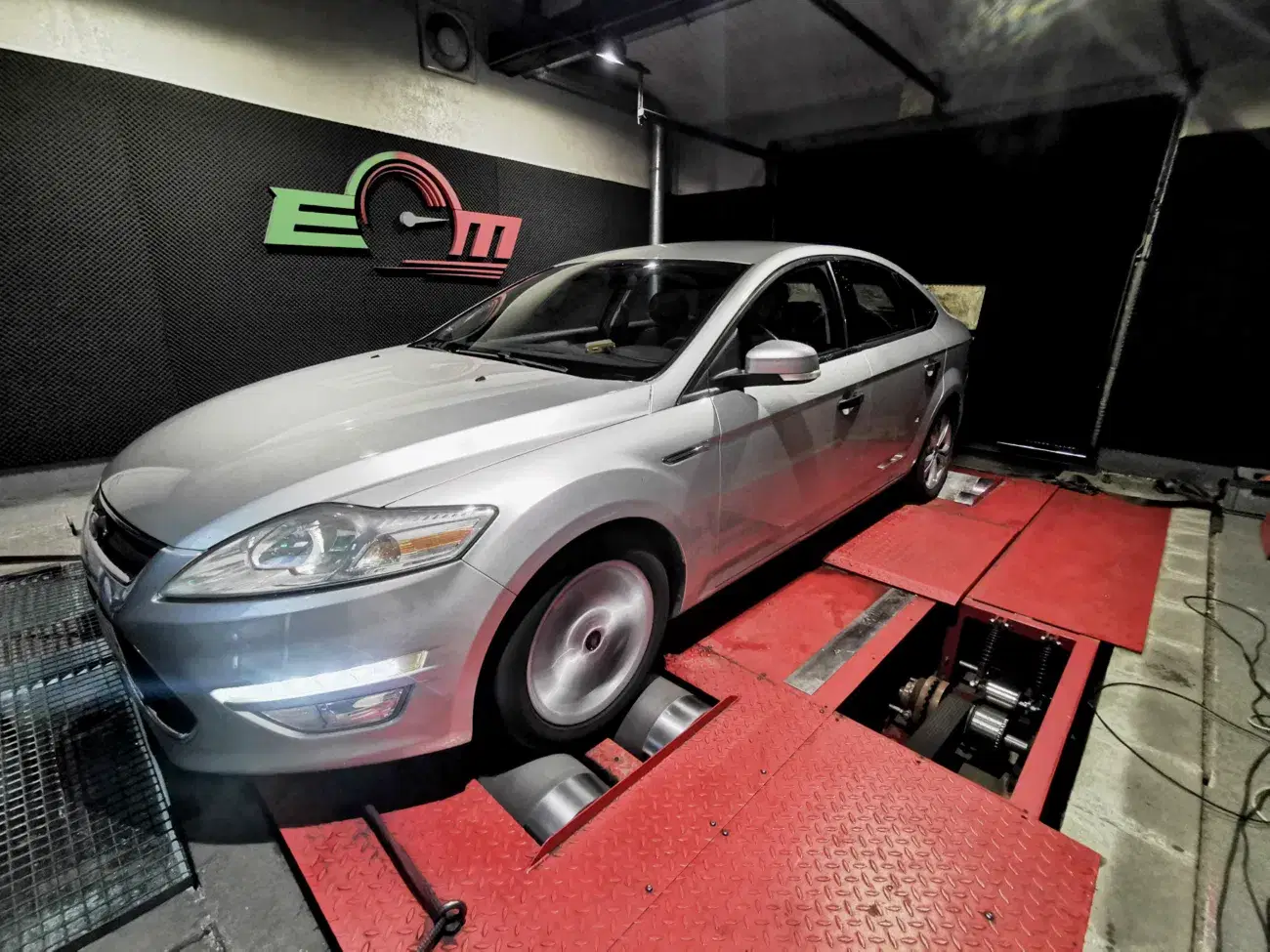 Ford Mondeo MK4 2.0 TDCi 103kW 140 KM 2011 — zdjęcie samochodu 2, EMsetup