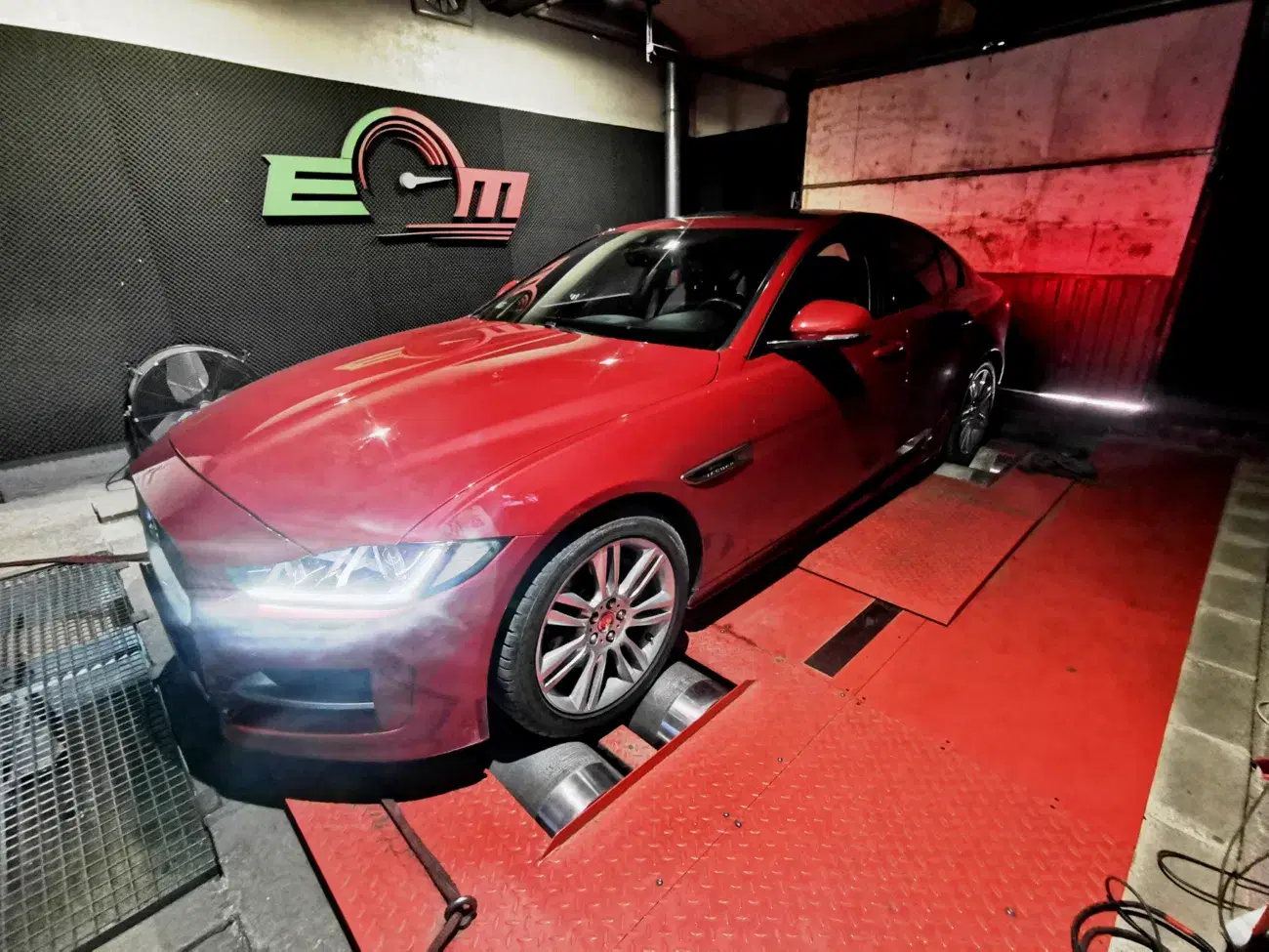 Jaguar XF II 20d 2.0 163 KM 120 kW 2016 — archiwalna realizacja EMsetup