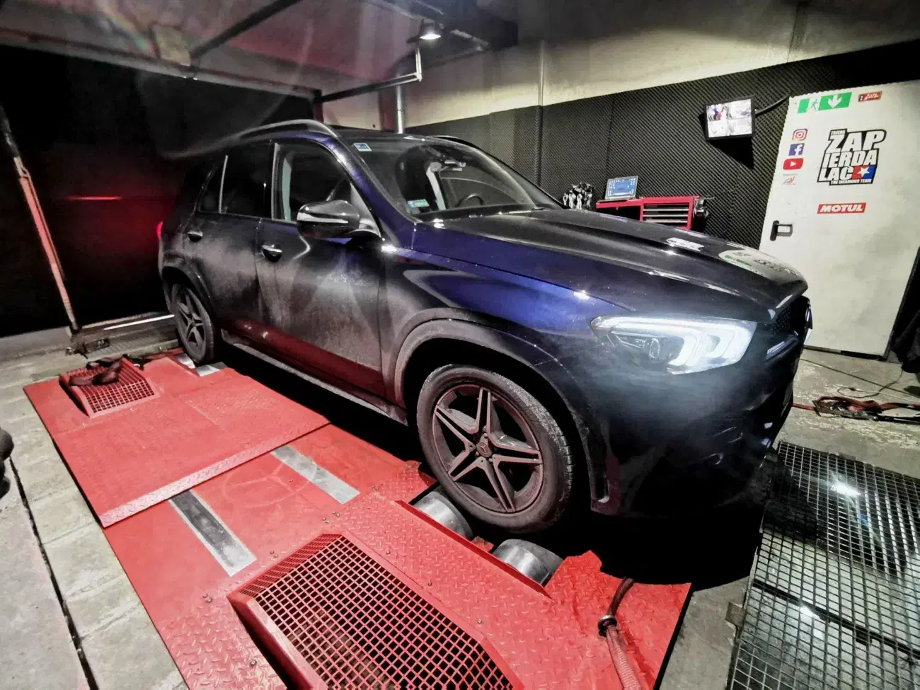 Mercedes GLE 300D 245HP 180 kW 2019 — archiwalna realizacja EMsetup