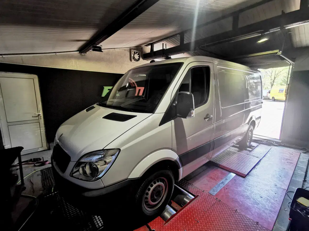 Mercedes Sprinter II FL 2.2 CDI 163 KM 120 kW 2012 — archiwalna realizacja EMsetup