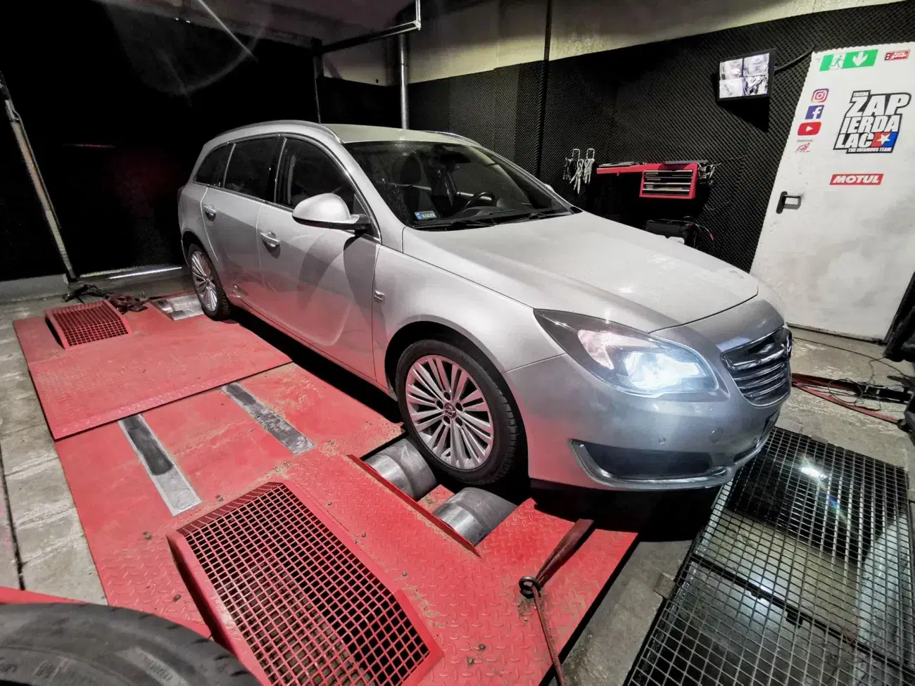 Opel Insignia I (FL) 2.0 CDTi 130 KM 96 kW 2014 — archiwalna realizacja EMsetup