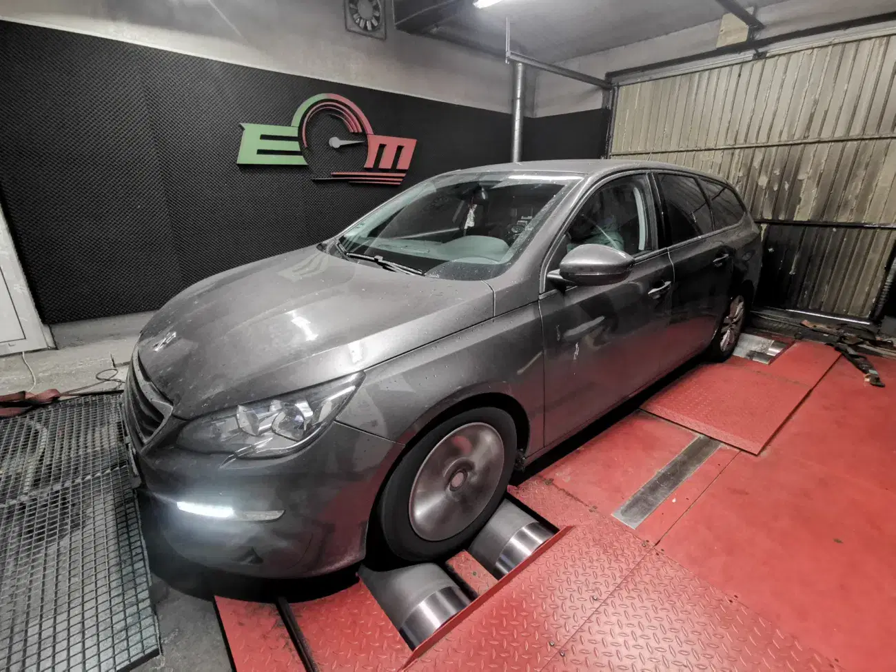 Peugeot 308  1.6 HDi 92 KM 68 kW 2013 — archiwalna realizacja EMsetup