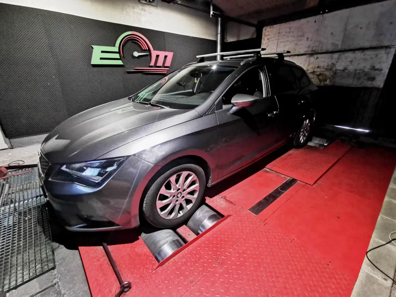 Seat Leon 5F 1.6 TDI 110 KM 81 kW 2014 — archiwalna realizacja EMsetup