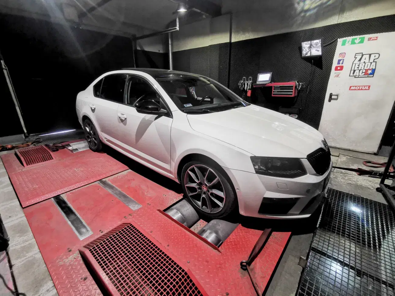 Skoda Octavia III 1.6 TDI 105 KM 77 kW 2014 — archiwalna realizacja EMsetup