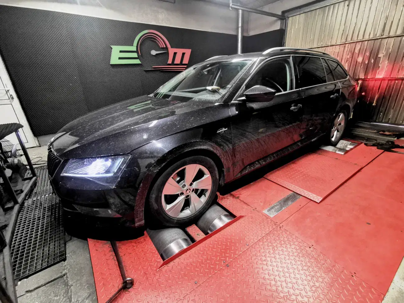 Skoda Superb III 2.0 TDI 190 KM 140KW 2017 — archiwalna realizacja EMsetup