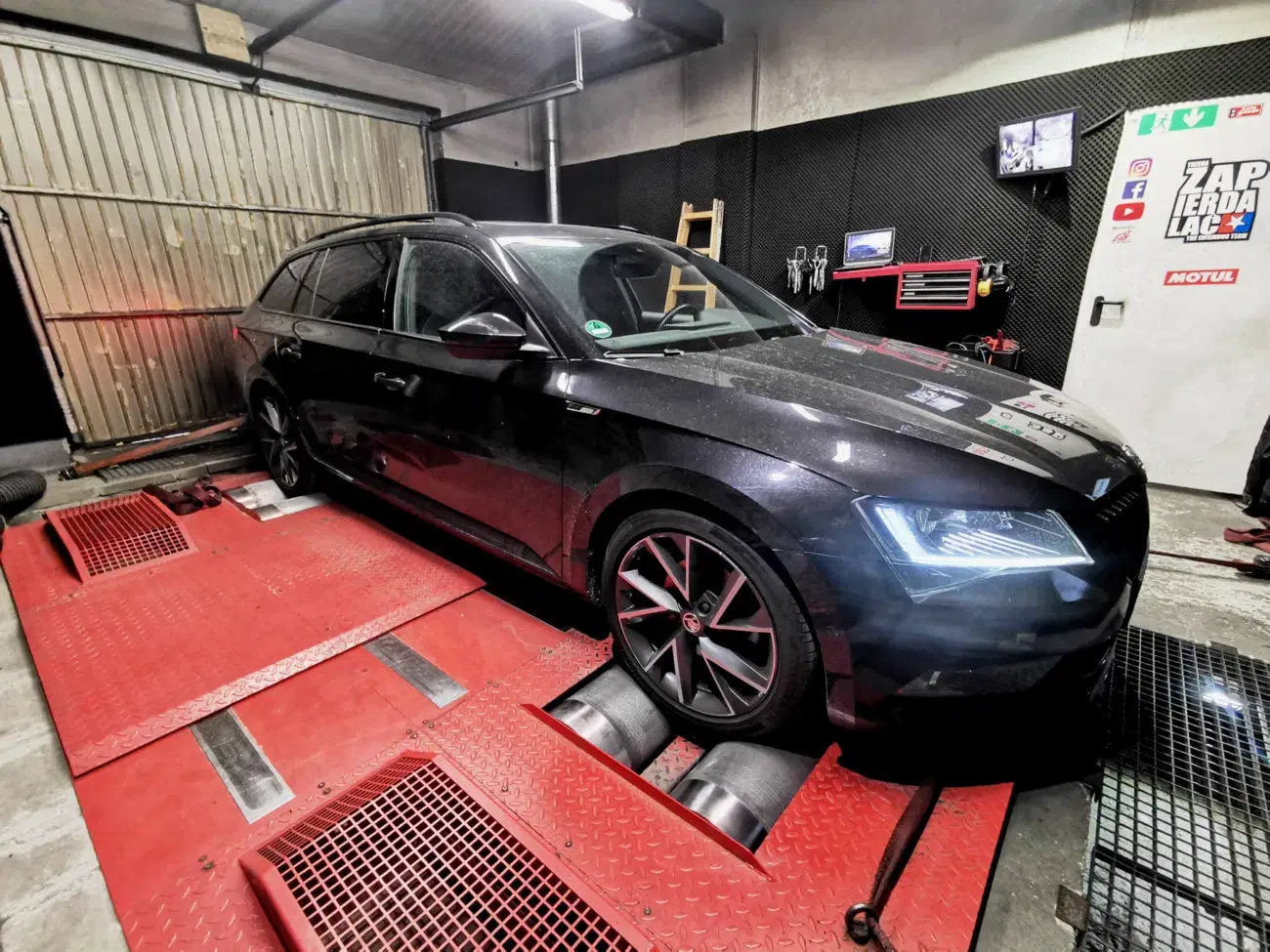 Skoda Superb III 2.0 TDI 190 KM 140KW 2017 — zdjęcie samochodu 2, EMsetup