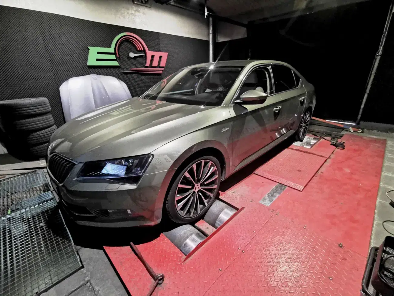 Skoda Superb III 2.0 TSI 280 KM 206 kW 2017 4x4 DSG — archiwalna realizacja EMsetup