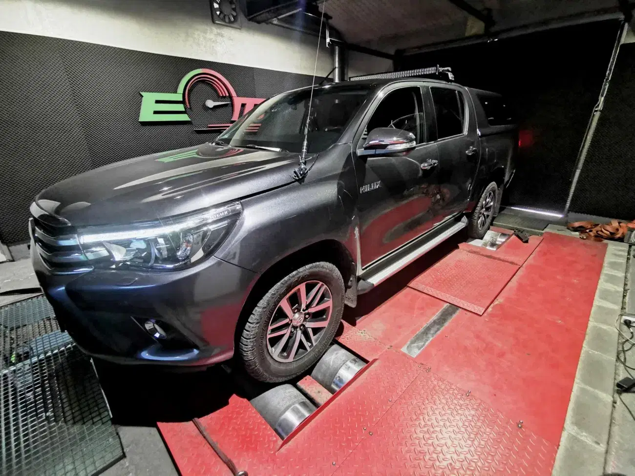 Toyota Hilux VIII 2.4 D-4D 150 KM 110 kW 2017 — archiwalna realizacja EMsetup