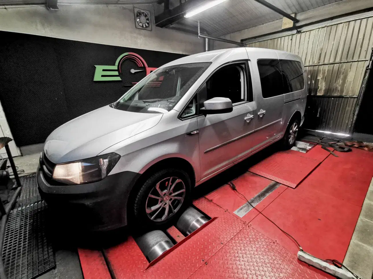 Volkswagen Caddy IV 2.0 TDI 102 KM 75 kW 2017 — archiwalna realizacja EMsetup