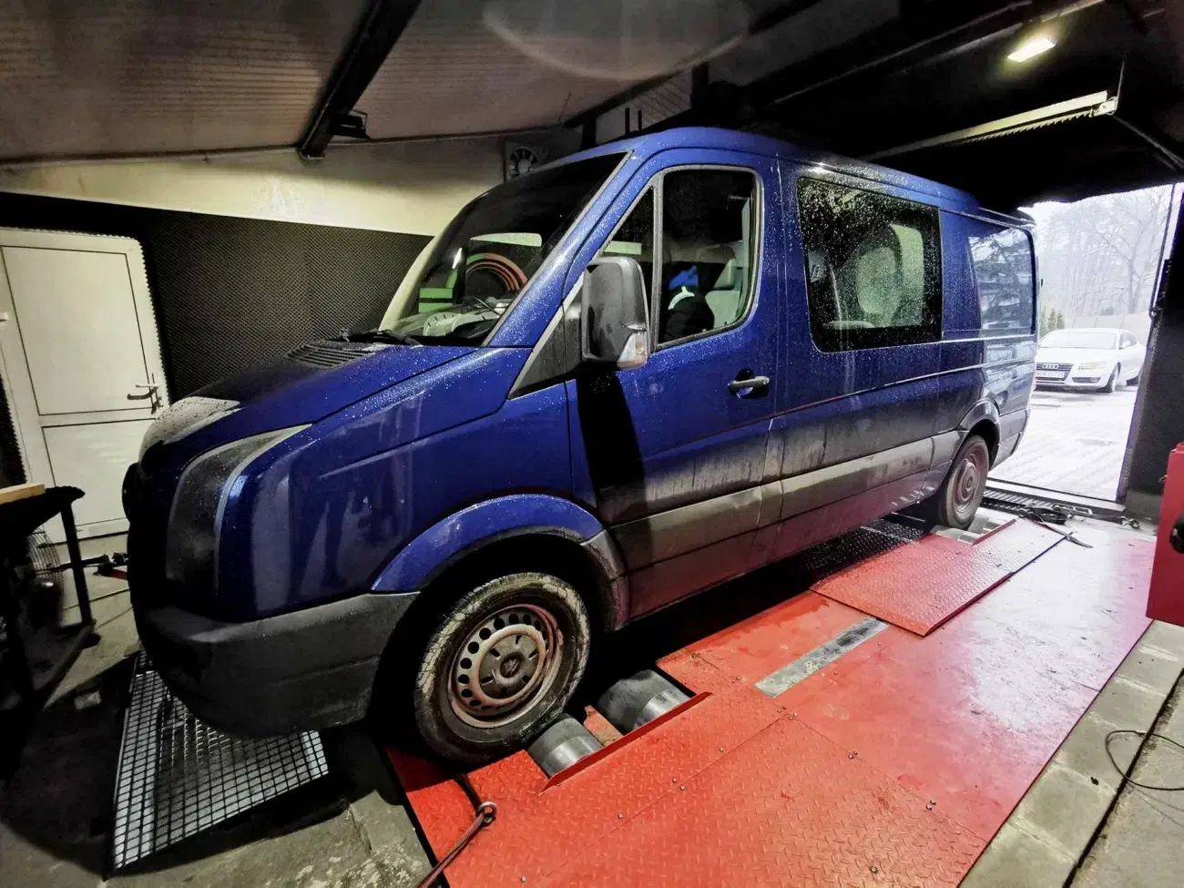 Volkswagen Crafter I 2.5 TDI 109 KM 80 kW 2007 — archiwalna realizacja EMsetup