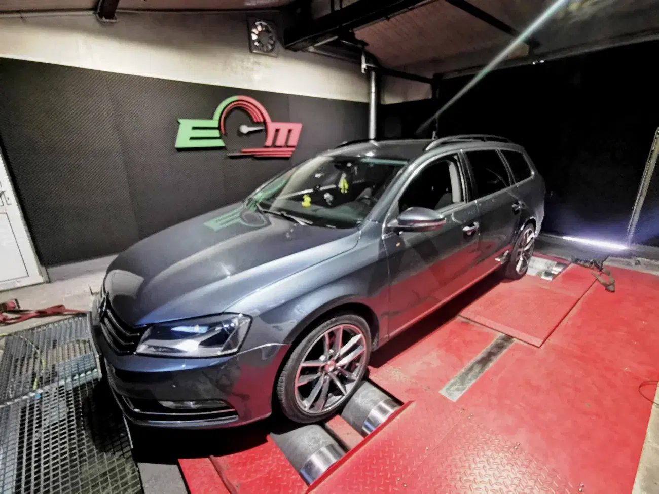 Volkswagen Passat B7 2.0 TDI CR 140 KM 103 kW 2011 — archiwalna realizacja EMsetup
