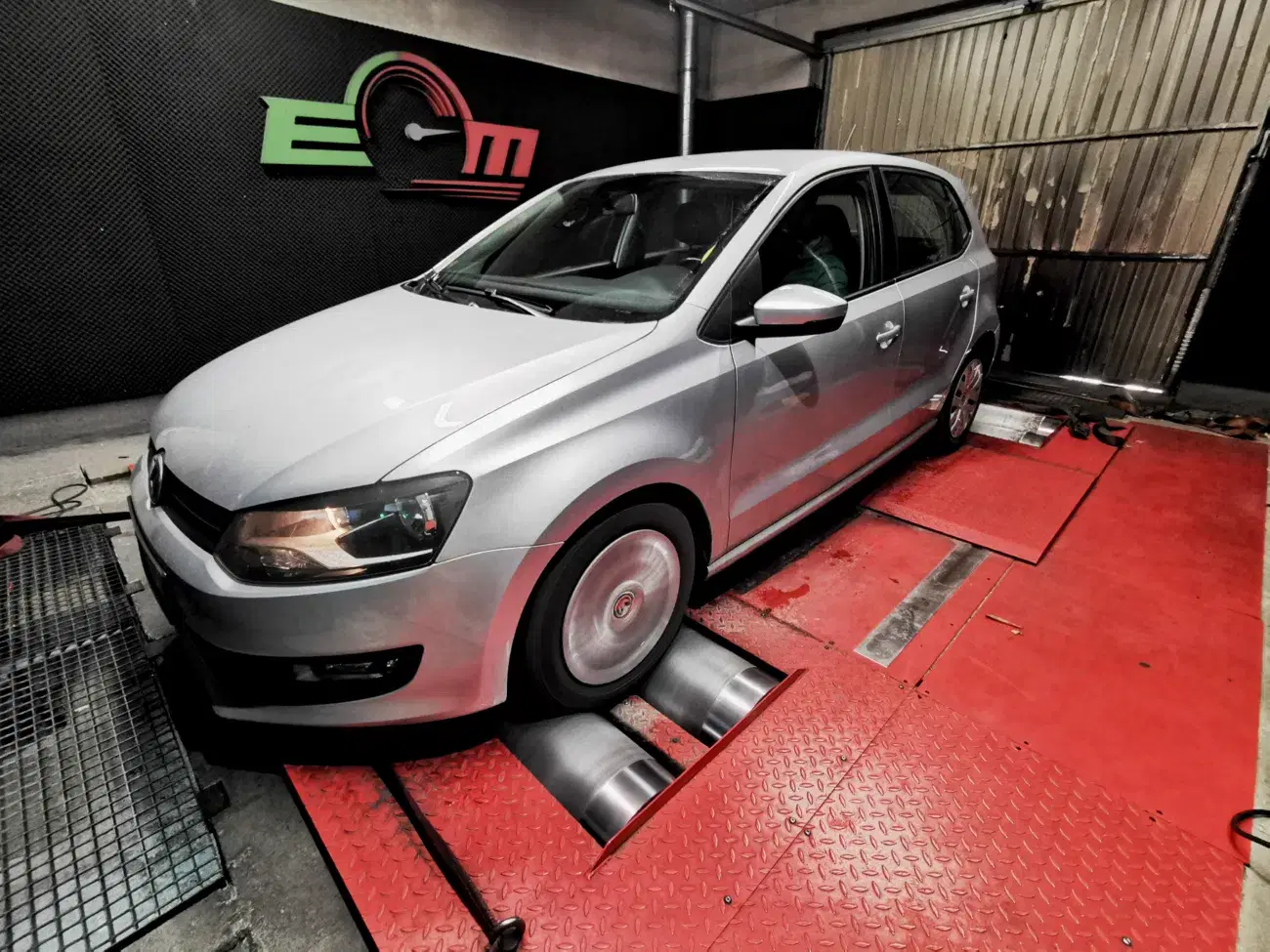 Volkswagen Polo 6R 1.6 TDI 90 KM 66 kW 2010 — archiwalna realizacja EMsetup