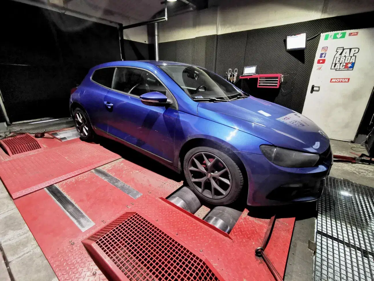 Volkswagen Scirocco III 2.0 TDI CR 140 KM 103 kW 2011 — archiwalna realizacja EMsetup