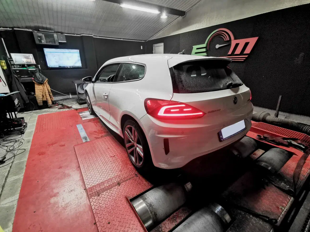 Volkswagen Scirocco III 2.0 TSI 180 KM 132 kW 2015 — zdjęcie samochodu 2, EMsetup