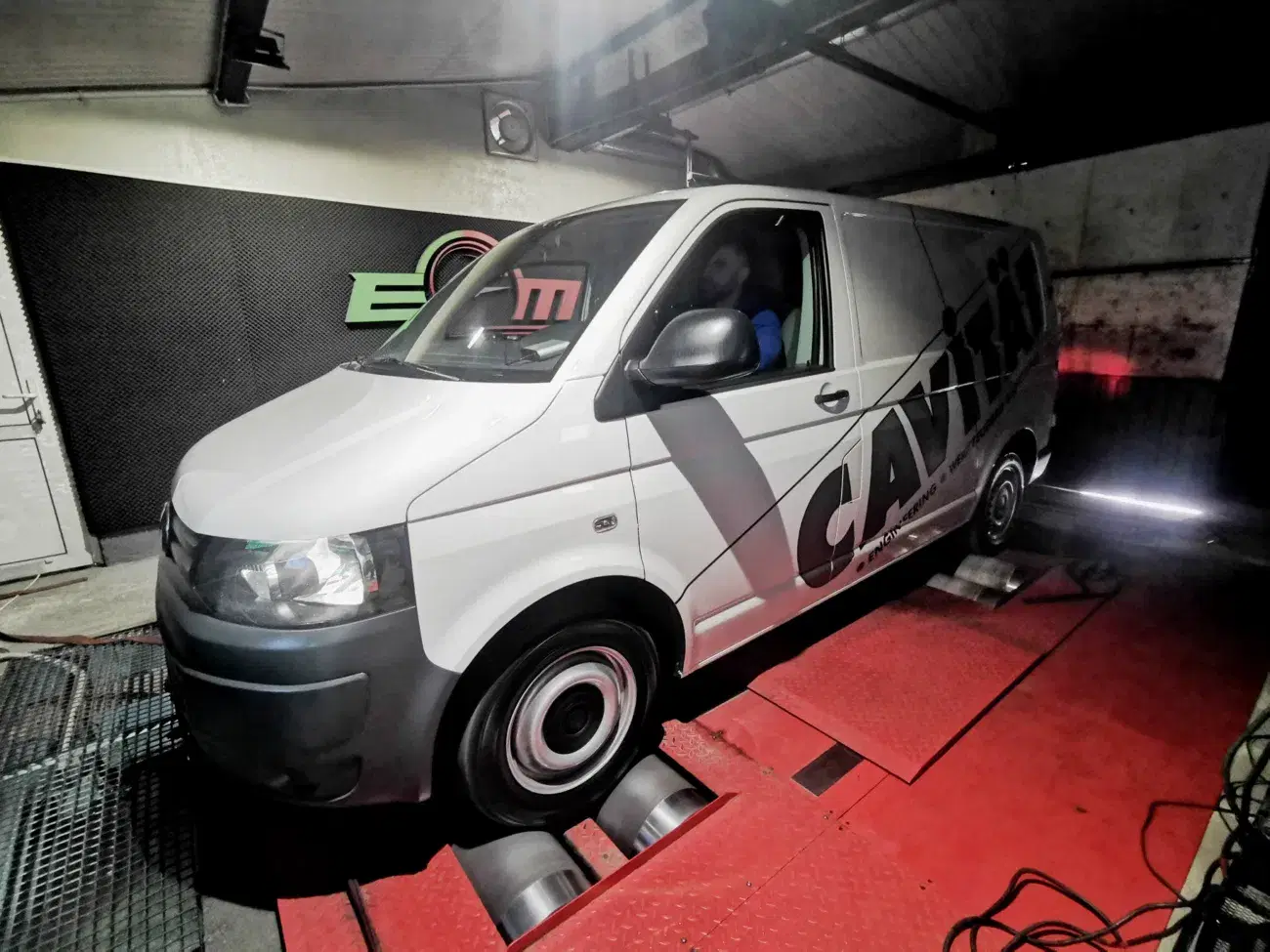 Volkswagen Transporter T5 2.0 TDI CR 102 KM 75 kW 2011 — archiwalna realizacja EMsetup