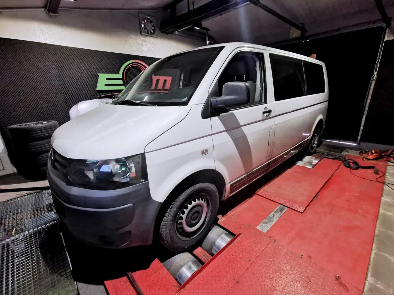 Volkswagen Transporter T5 2.0 TDI CR 102 KM 75 kW2011 — archiwalna realizacja EMsetup