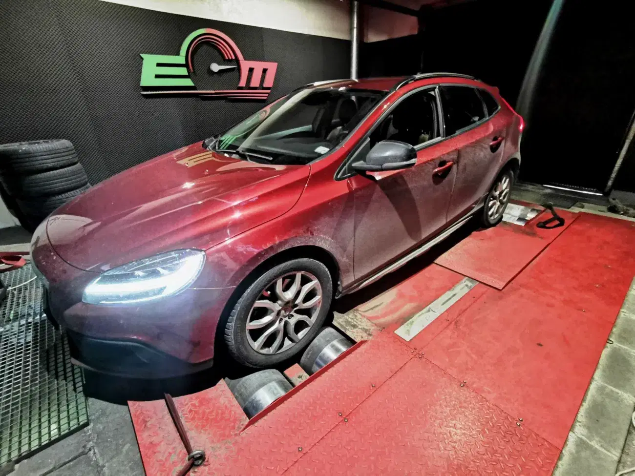 Volvo V40 II 1.5 T3 152 KM 110 kW 2018 — archiwalna realizacja EMsetup