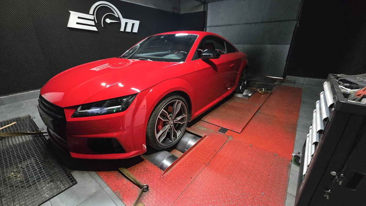Audi TTS Rocznik 2016 2.0 TFSI 310KM z 2016 roku — realizacja EMsetup