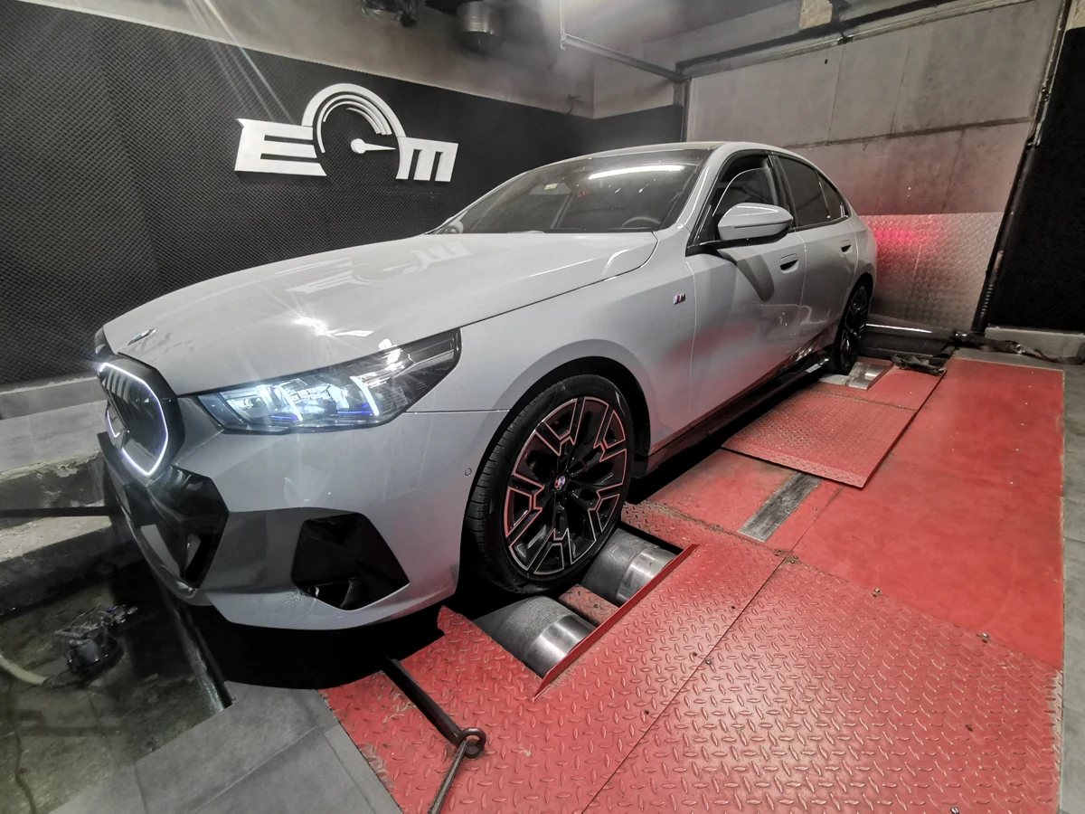 BMW Seria 5 G60 520d 2.0 197KM z 2023 roku — realizacja EMsetup