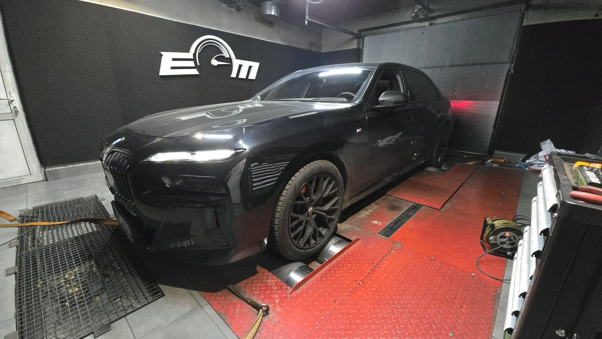 BMW Seria 7 G70 740d 3.0 298KM z 2025 roku — realizacja EMsetup