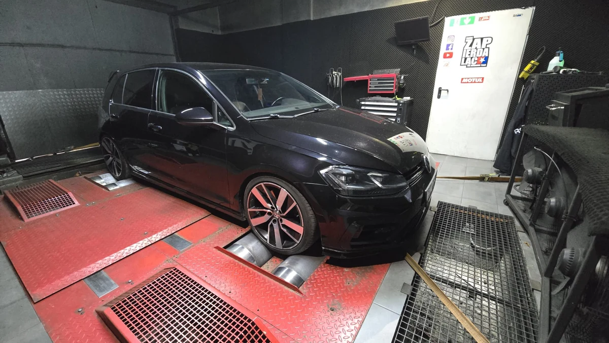 Volkswagen Golf VII R 2.0 TSI 300KM z 2016 roku — realizacja EMsetup