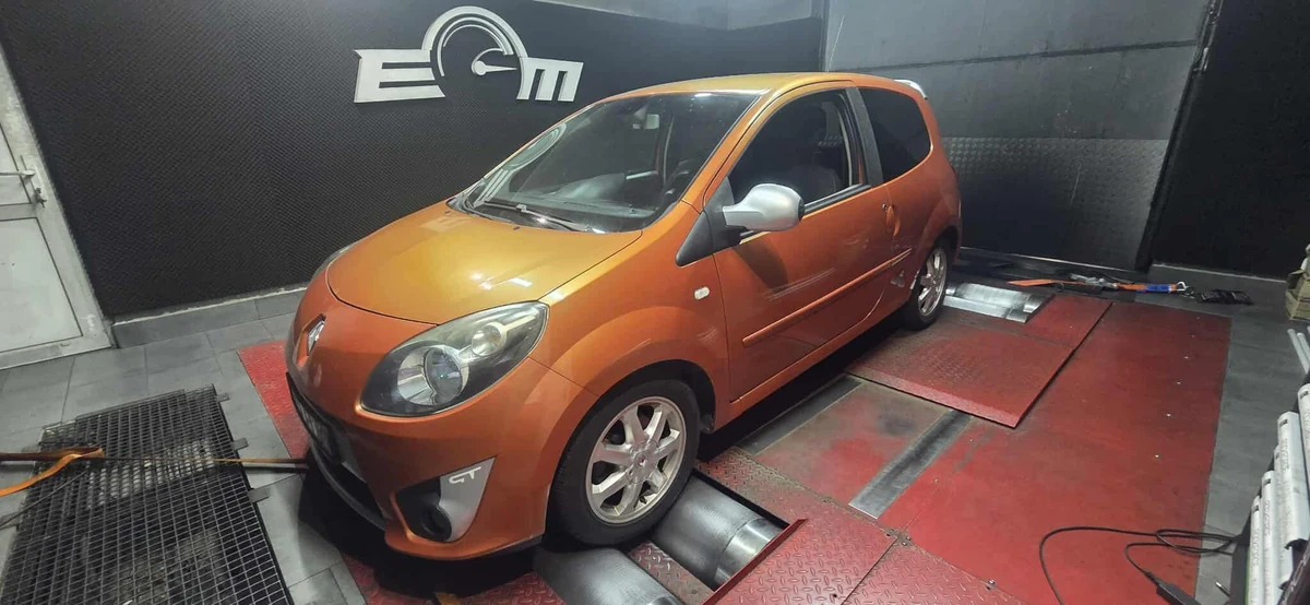 Renault Twingo II 1.2 TCE 101 KM (2013) — realizacja EMsetup